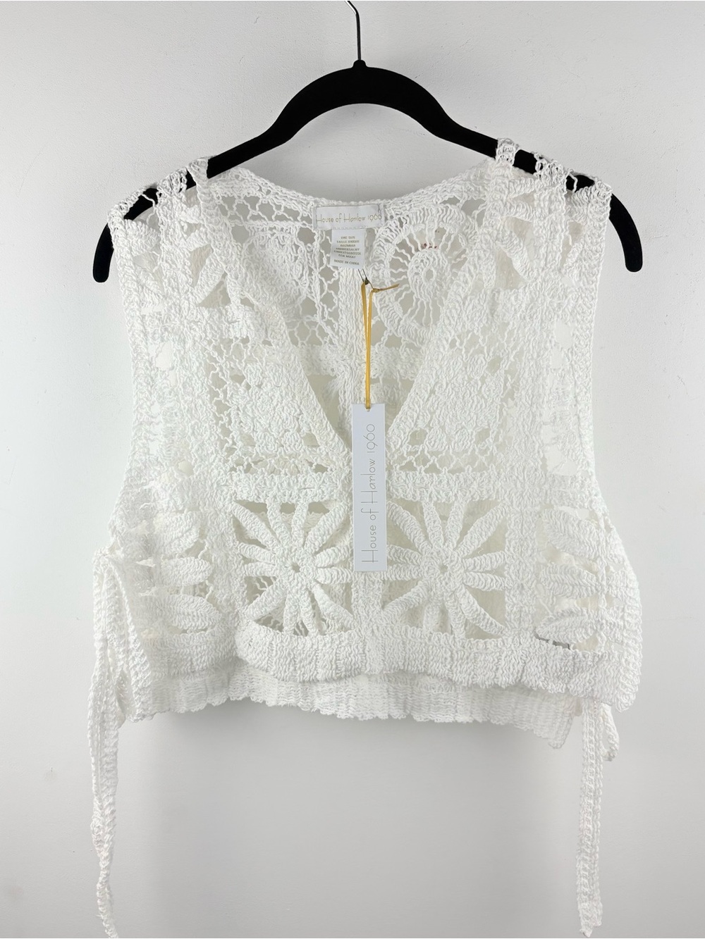New House of Harlow 1960 White Crochet Knit Crop Tie Top Festival Whimsy Boho OS - Picture 1 of 11